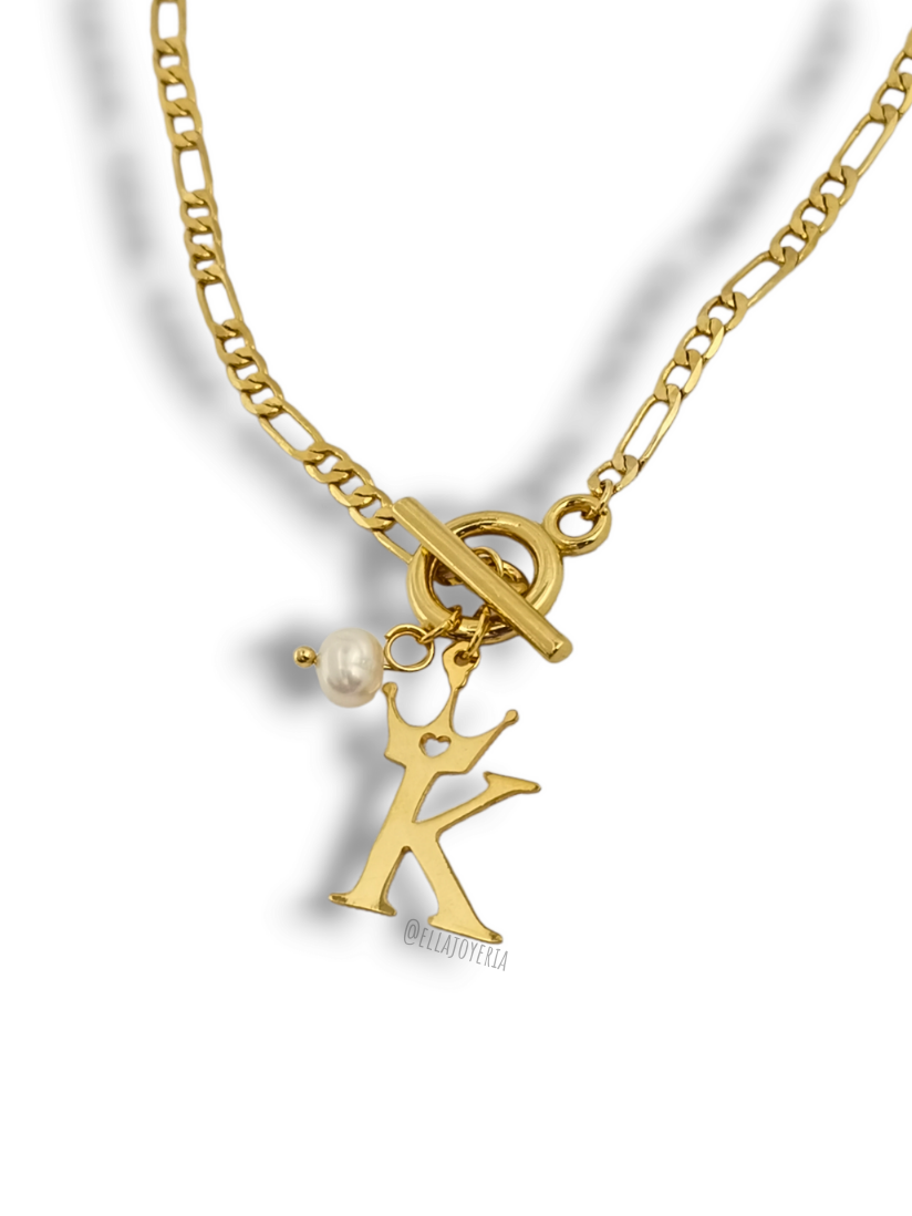COLLAR LETRA ROYAL