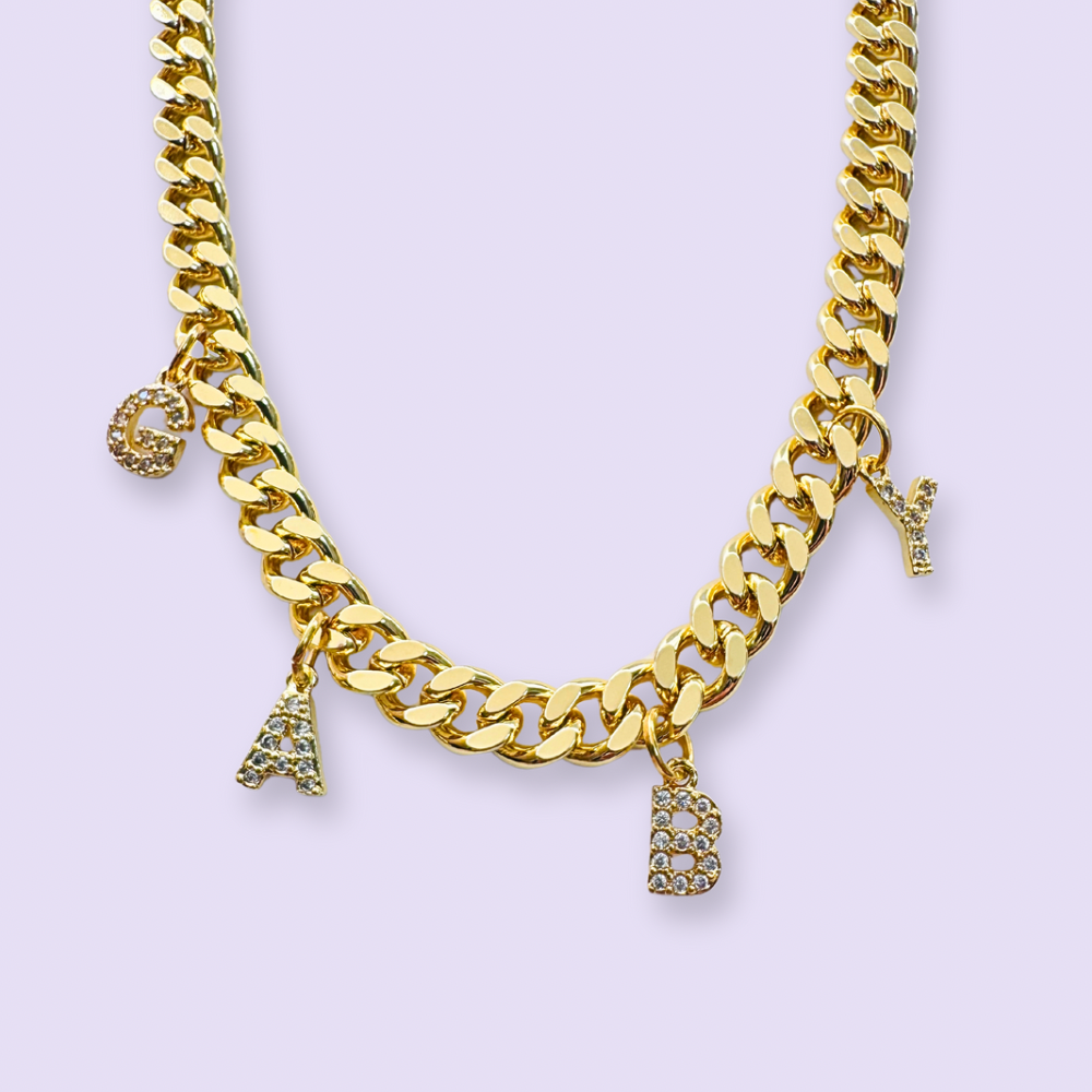 Collar personalizado con letras de pequeñas con zirconios